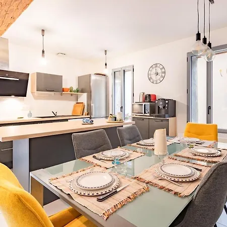 Le Grand Jany Spacious T4 With Terrace Apartman *
